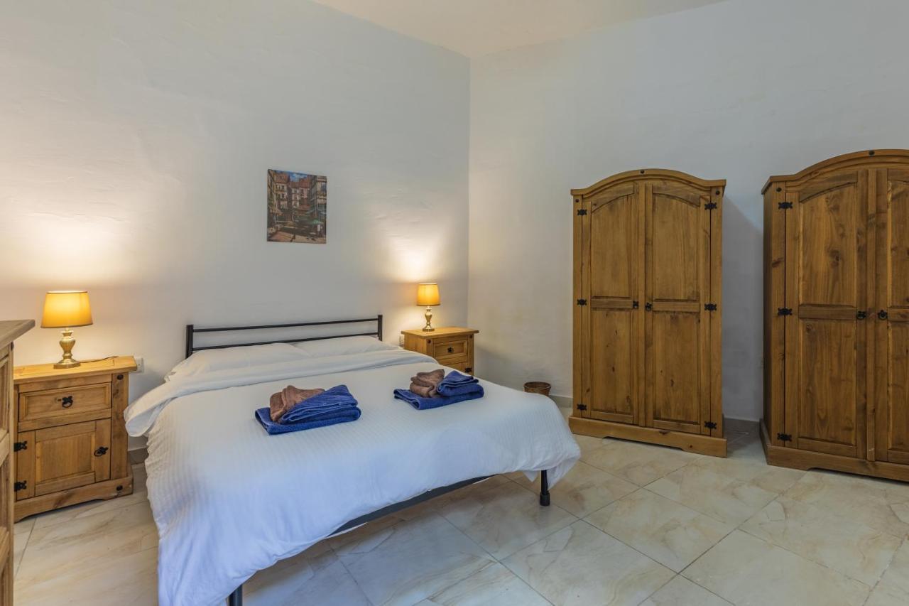 Bormla - Comfortable Two Bedroom Apartment Cospicua Eksteriør bilde